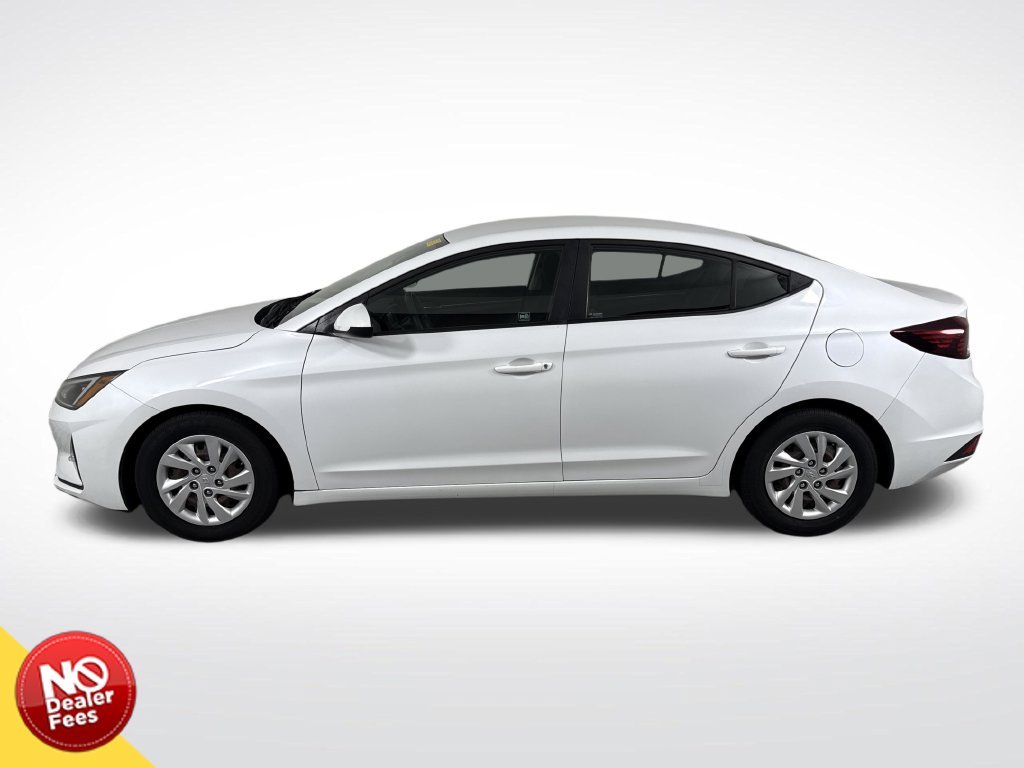 Used 2019 White Hyundai SE image 7