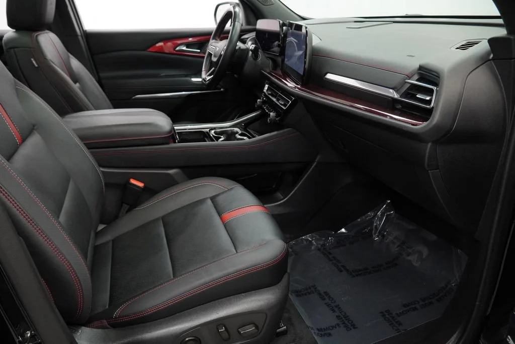 Used 2024 Mosaic Black Metallic Chevrolet RS image 33