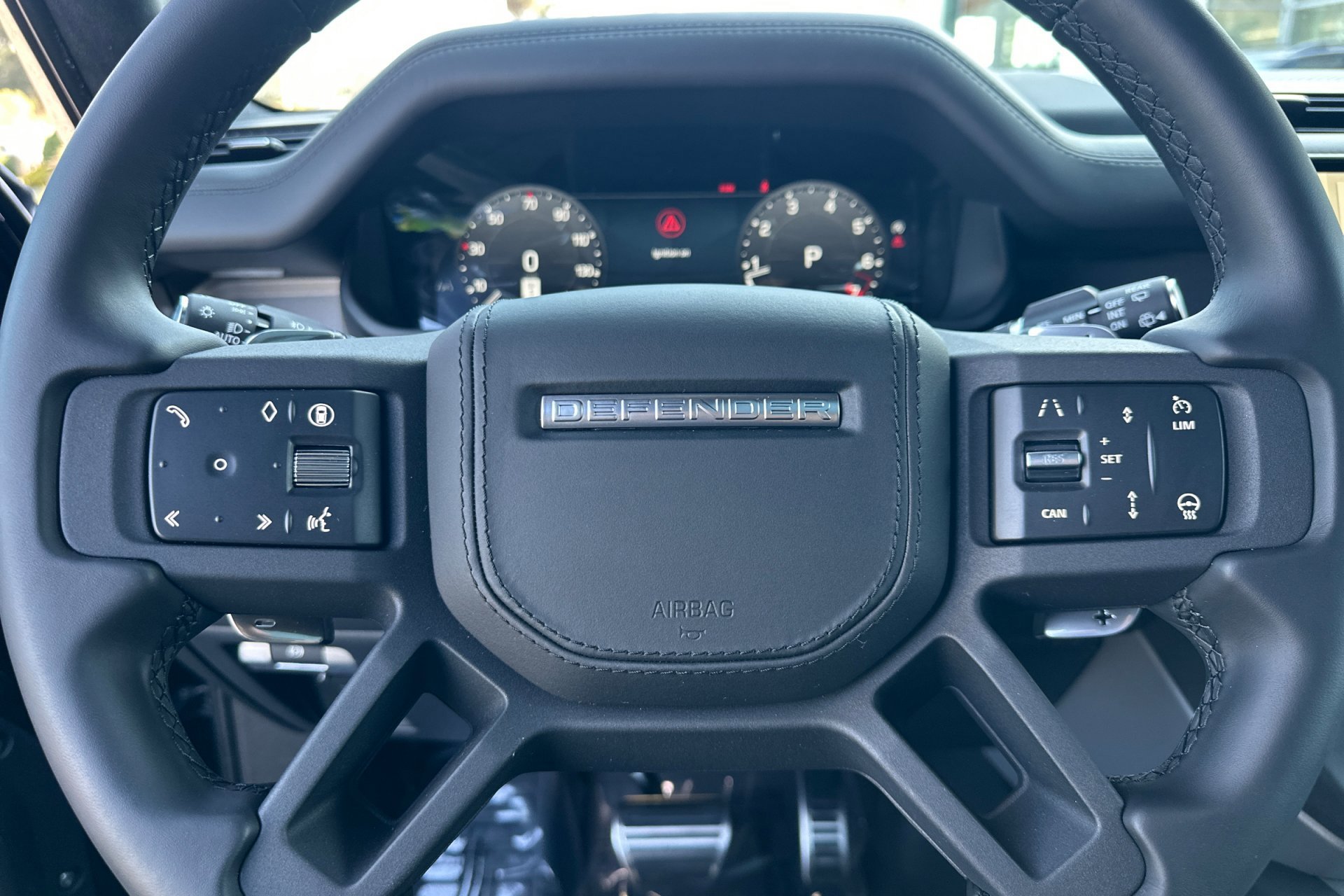 2026 Land Rover Defender V8 - Photo 26