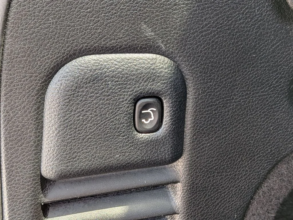 Used 2021 Gray Jeep Limited image 7