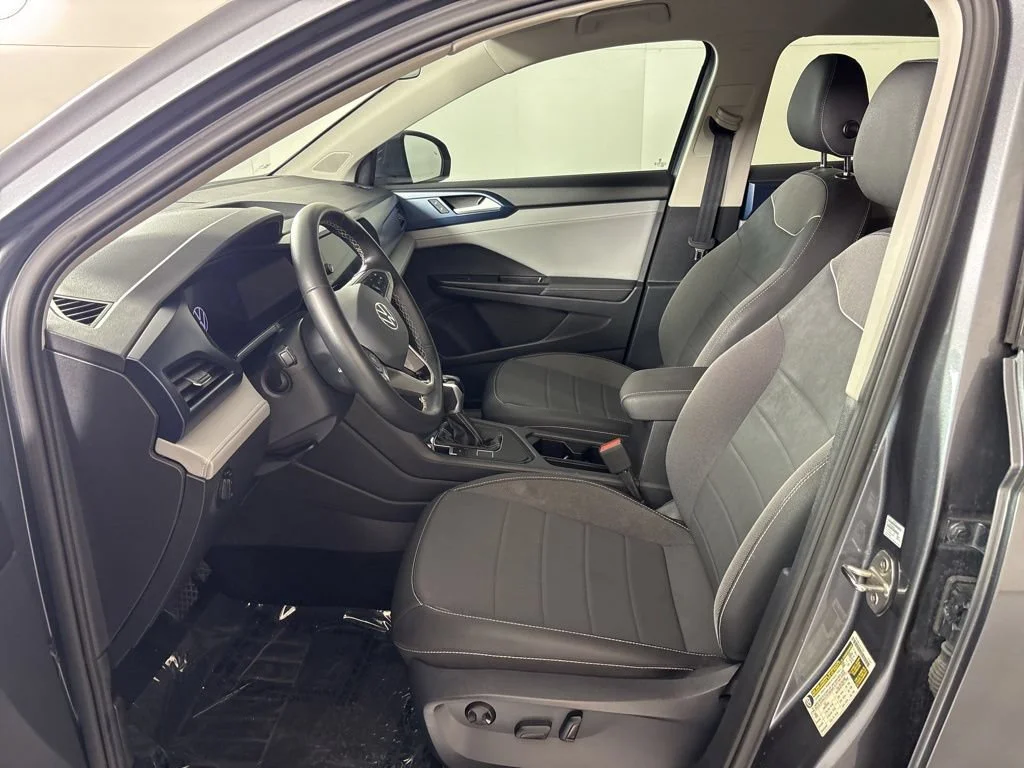 Used 2024 Gray Volkswagen 1.5T SE image 26
