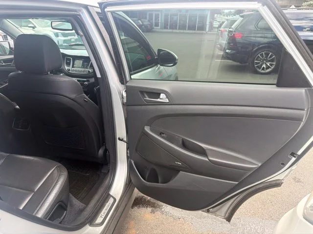 Used 2017 Silver Hyundai Limited image 9