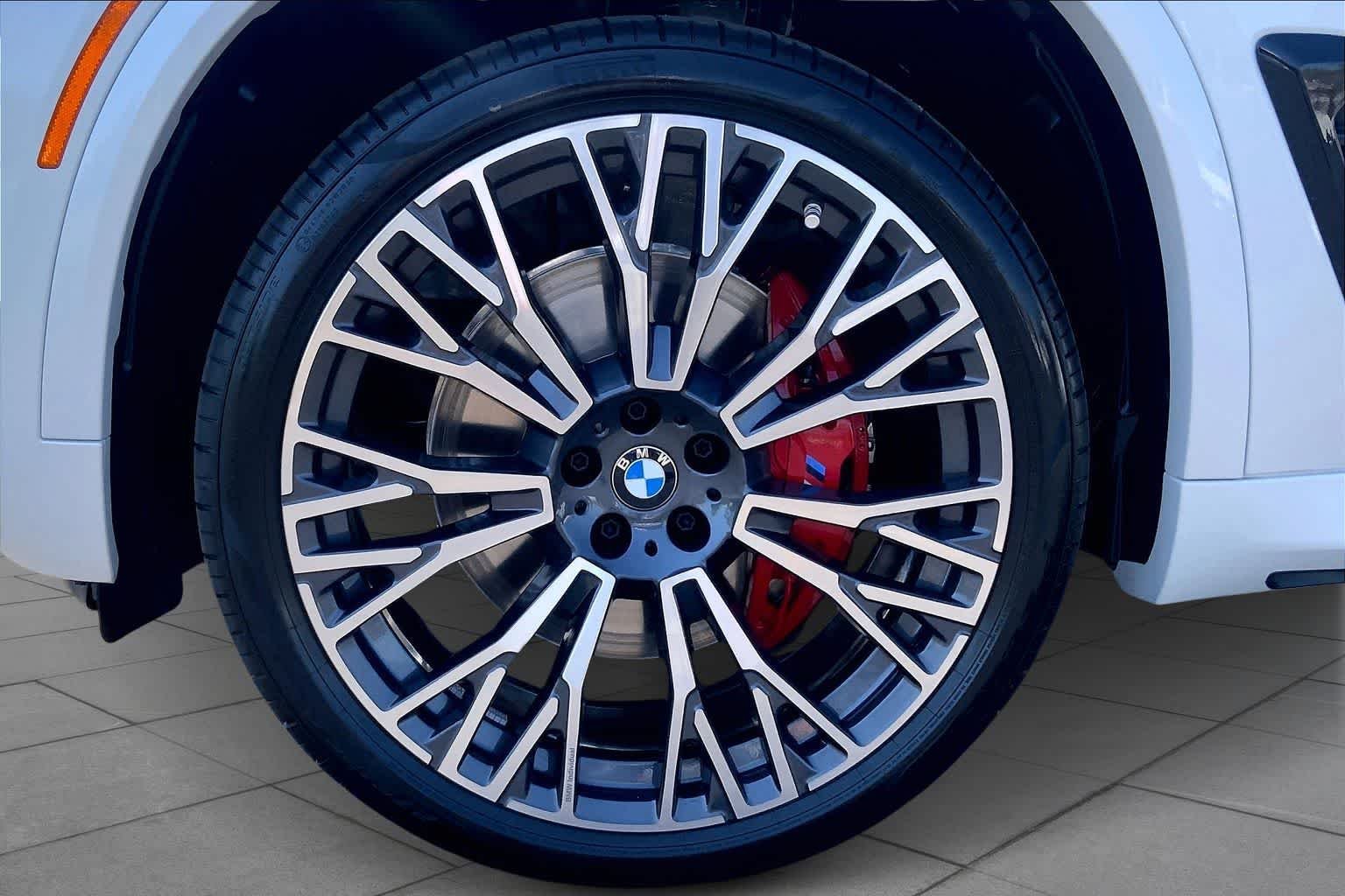 New 2026 Mineral White Metallic BMW sDrive40i image 11