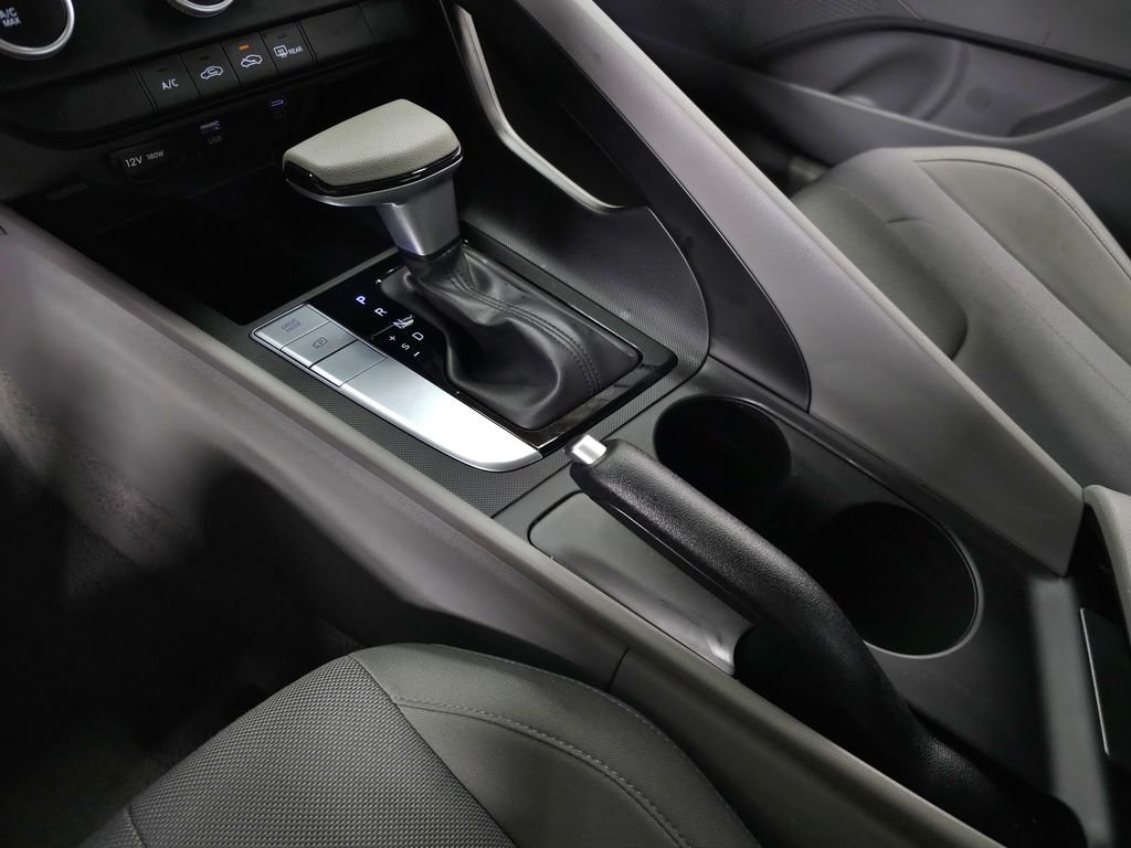 2024 Hyundai Elantra SE - Photo 26