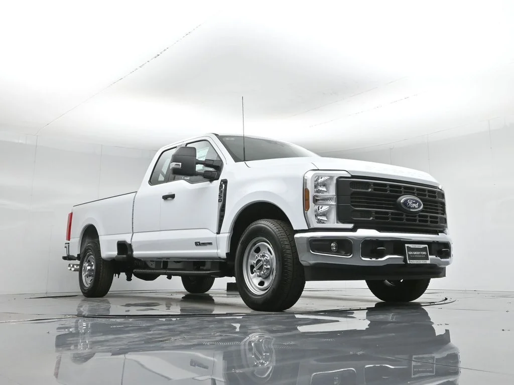 New 2026 Oxford White Ford XL image 44