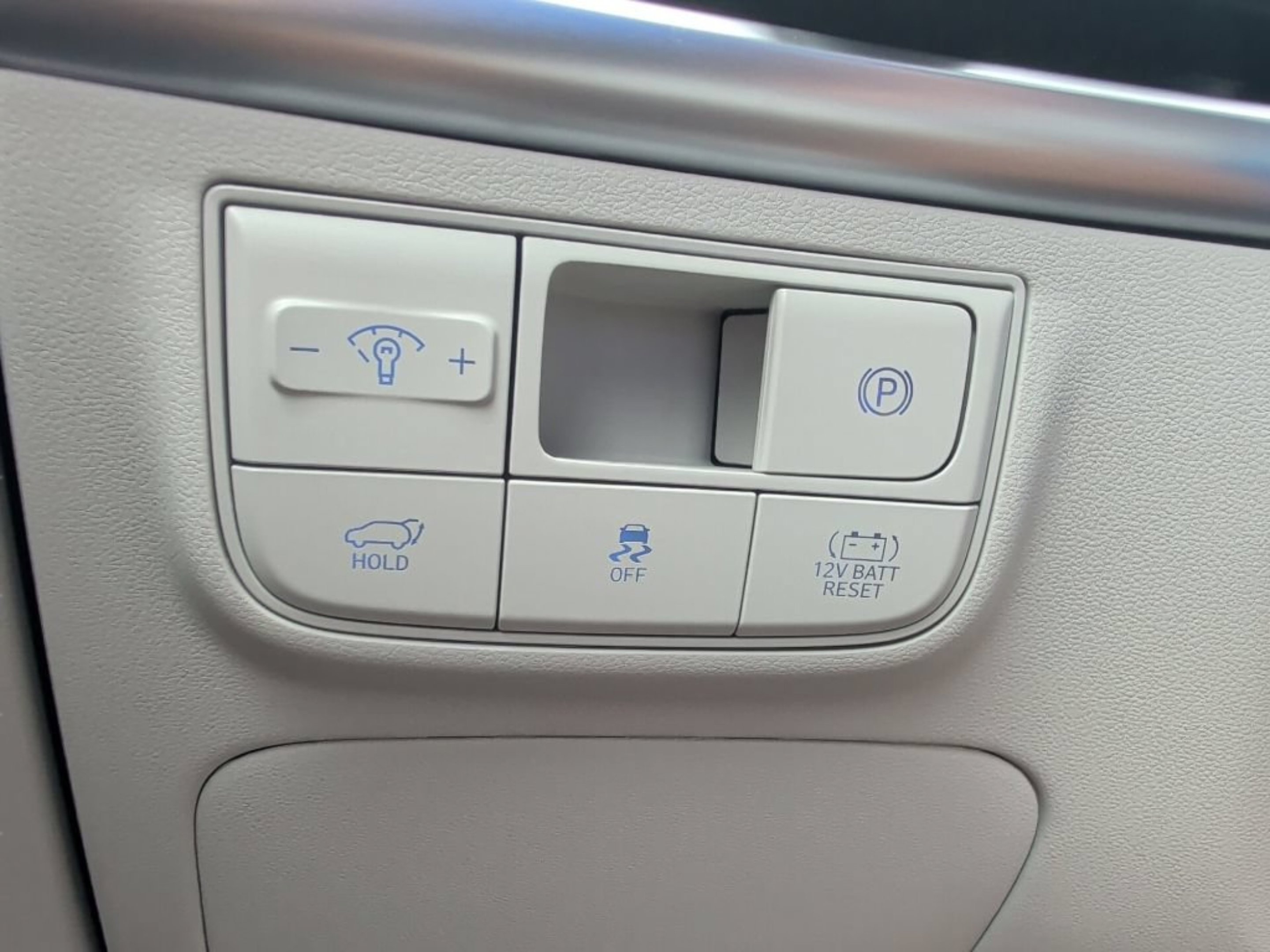 New 2026 Creamy White Pearl Hyundai SEL Convenience image 31