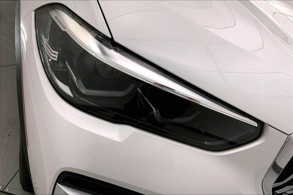 Used 2023 Mineral White Metallic BMW  image 27