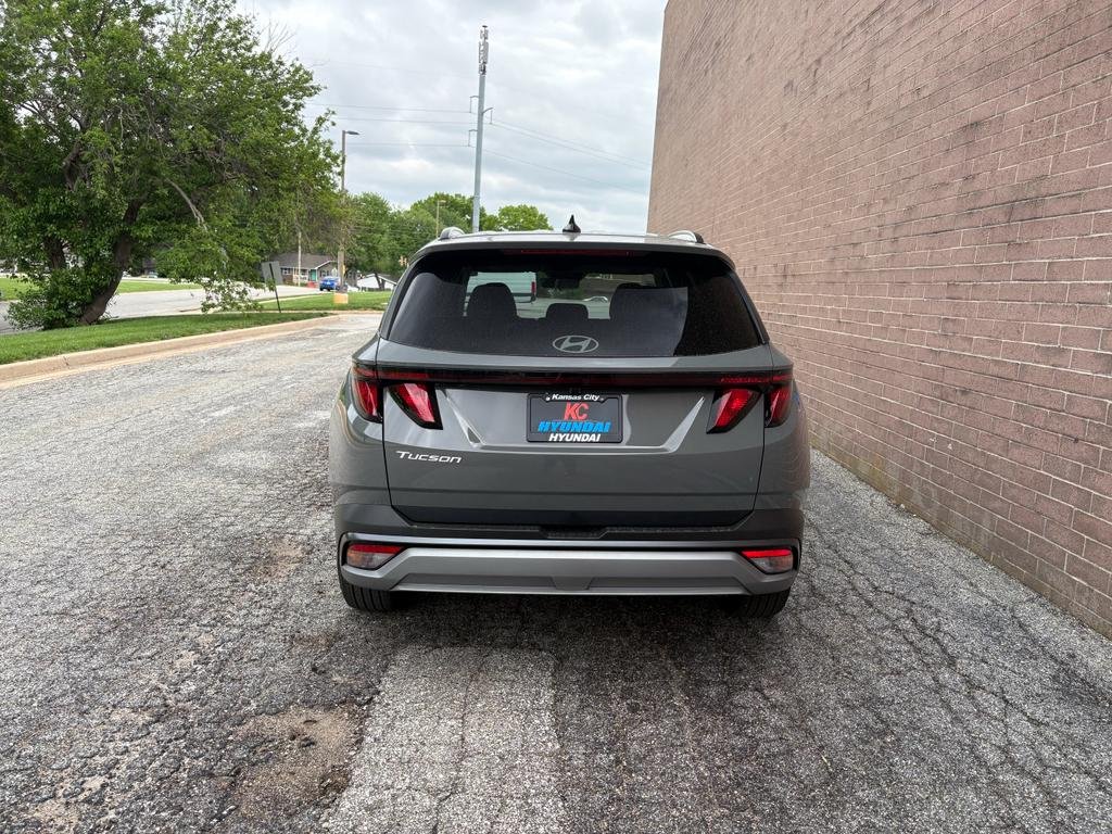 New 2026 Hampton Gray Hyundai SEL FWD image 4