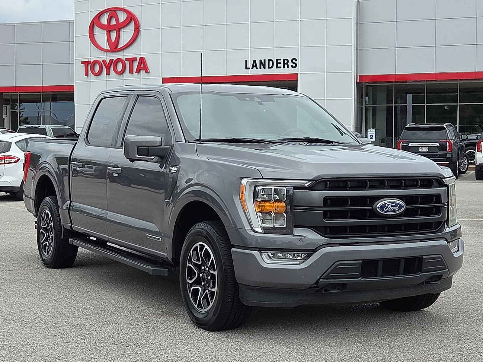2021 Ford F-150 Lariat 4x4 SuperCrew 5-1/2 Box's photo