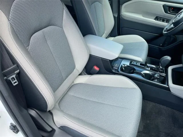 New 2026 CRYSTAL WHITE PEARL Subaru Premium image 18