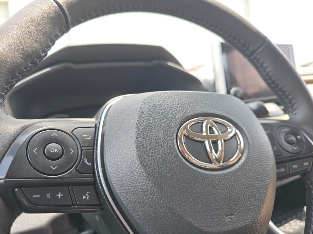 Used 2025 White Toyota XLE image 24