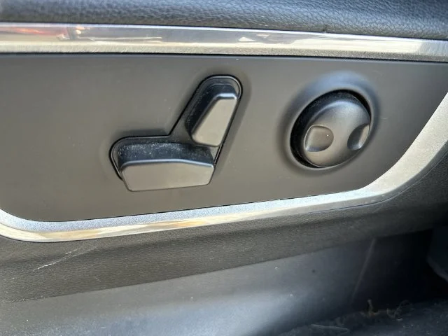 Used 2022 Silver Ram Laramie image 23