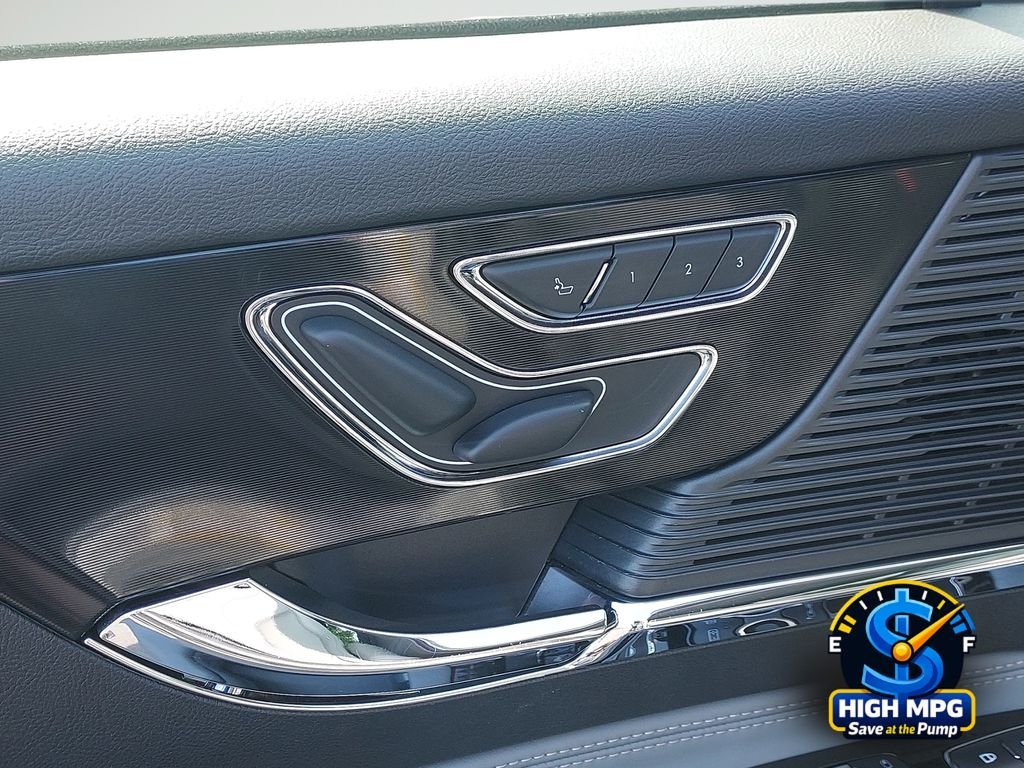 Used 2022 Silver Lincoln Standard image 10