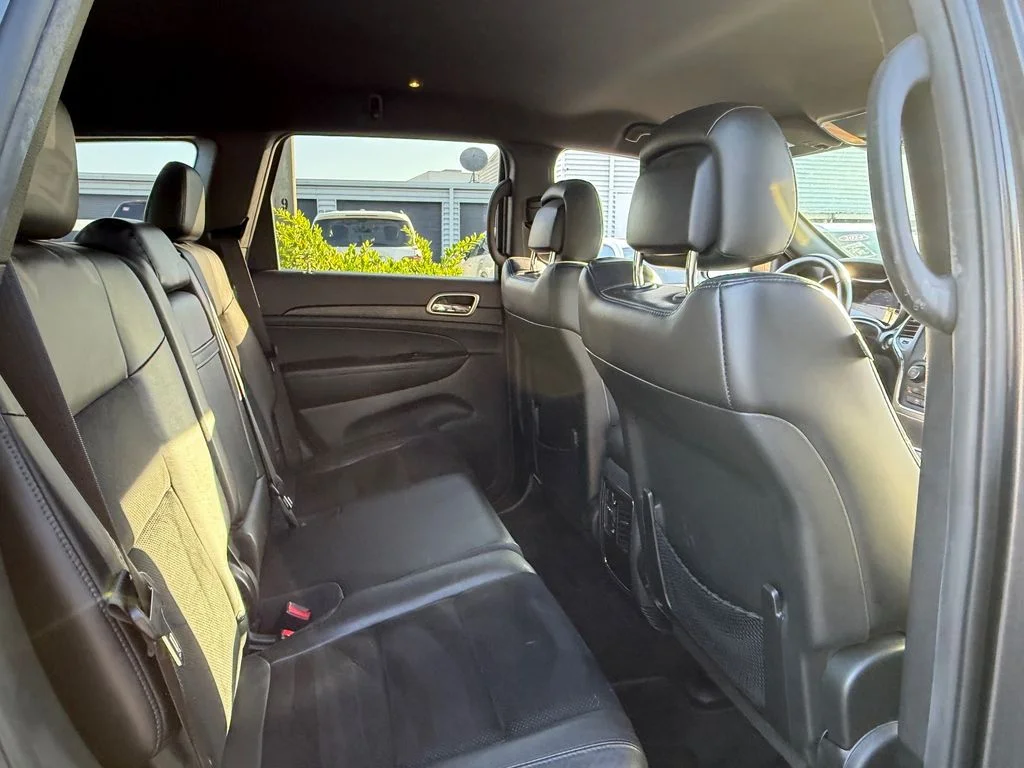 Used 2018 Gray Jeep Laredo E image 16