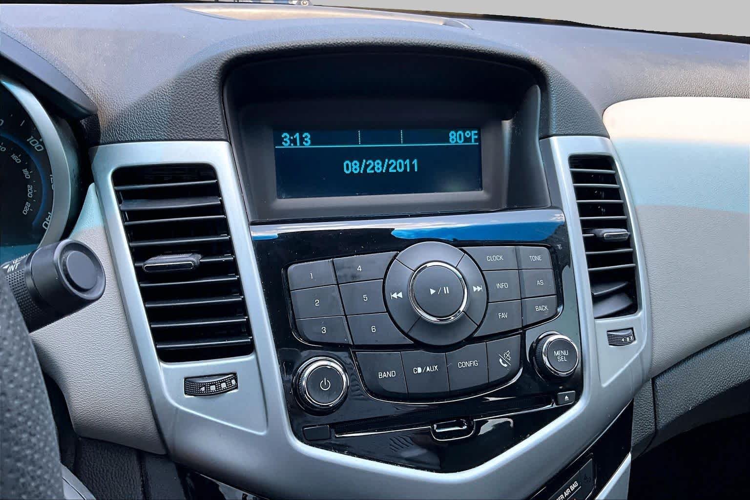 Used 2013 Summit White Chevrolet LS image 26