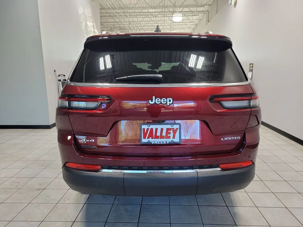 New 2025 Velvet Red Pearl-Coat Exterior Paint Jeep Limited image 6