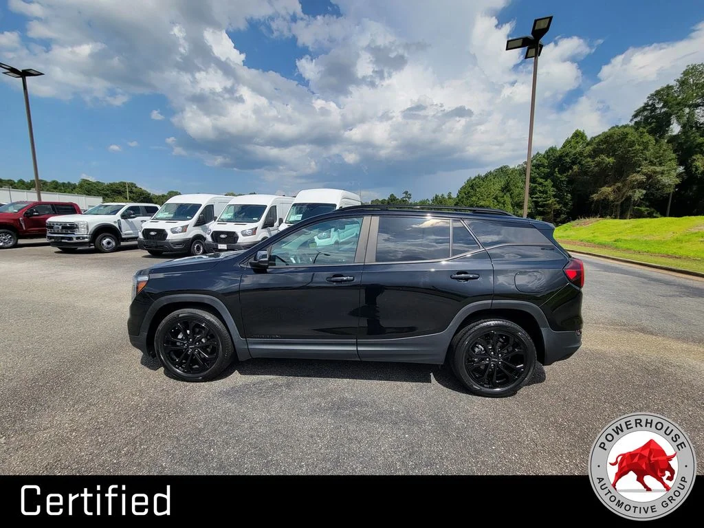 Used 2022 Black GMC SLE image 2