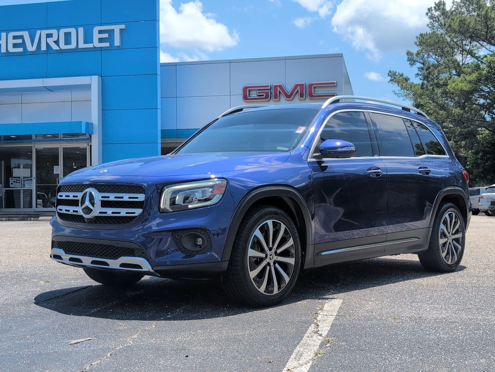 Used 2021 Blue Mercedes-Benz GLB 250 image 1