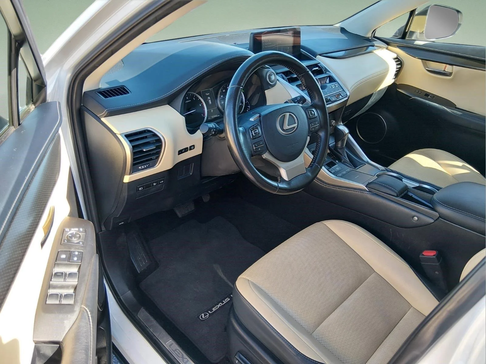 Used 2018 Eminent White Pearl Lexus Base image 15