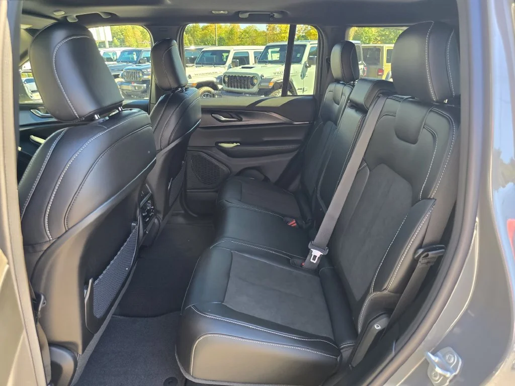 New 2027 Gray Jeep Laredo X image 10