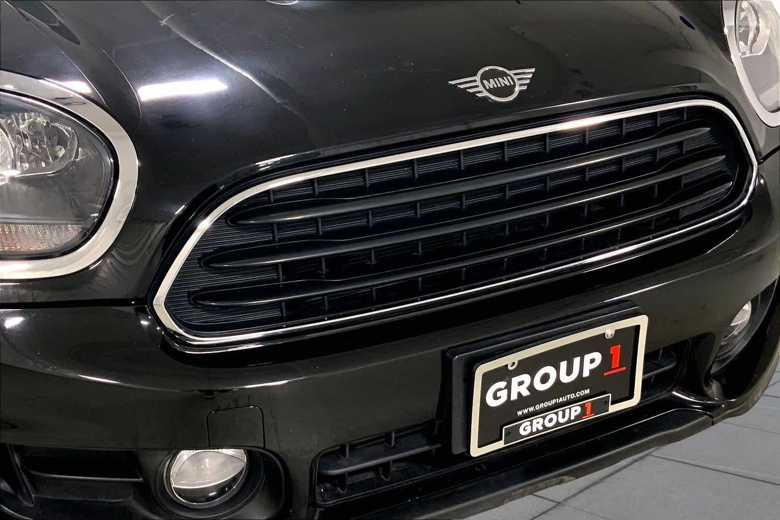 Used 2019 Midnight Black Metallic MINI Cooper image 32