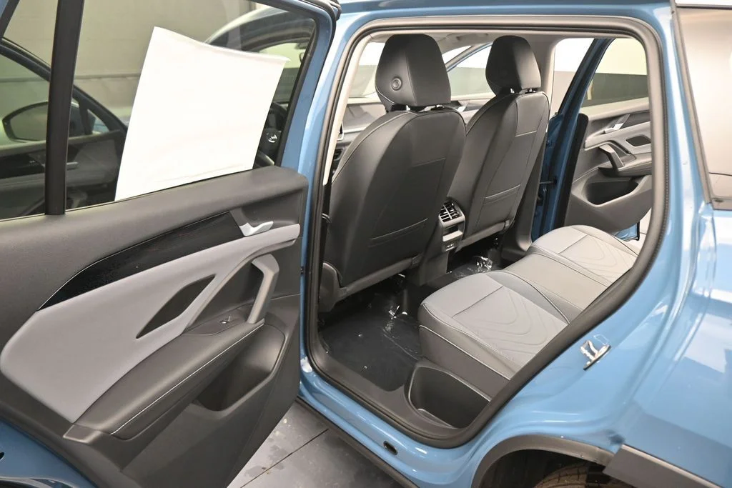 New 2026 Blue Volkswagen 2.0T SE image 40