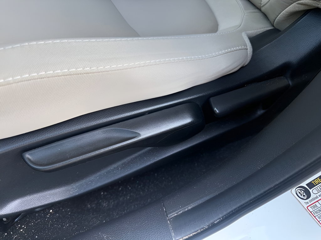 Used 2019 White Honda LX image 10