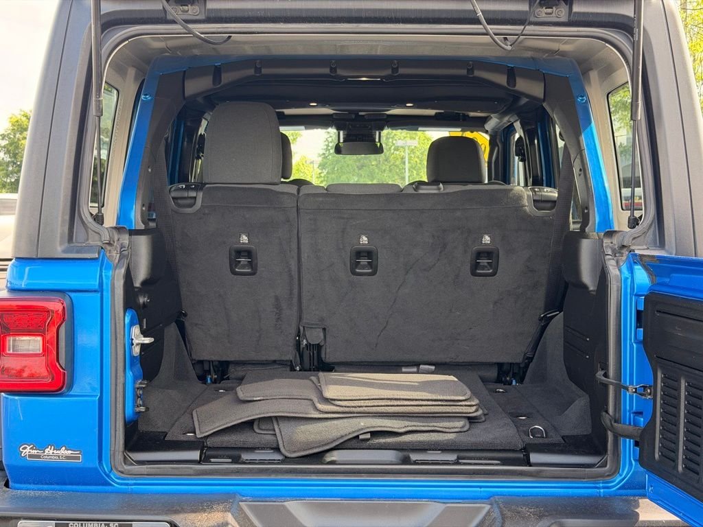 Used 2024 Blue Jeep Rubicon image 15