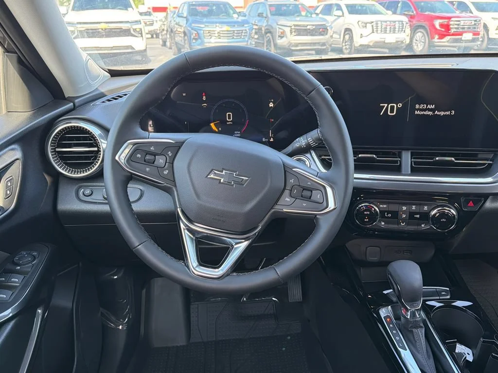 New 2026 Mosaic Black Metallic Chevrolet ACTIV image 17