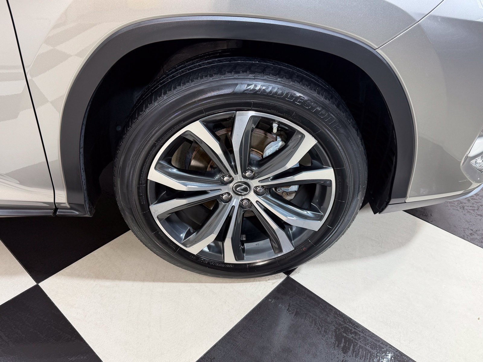 Used 2022 Silver Lexus 350 image 33