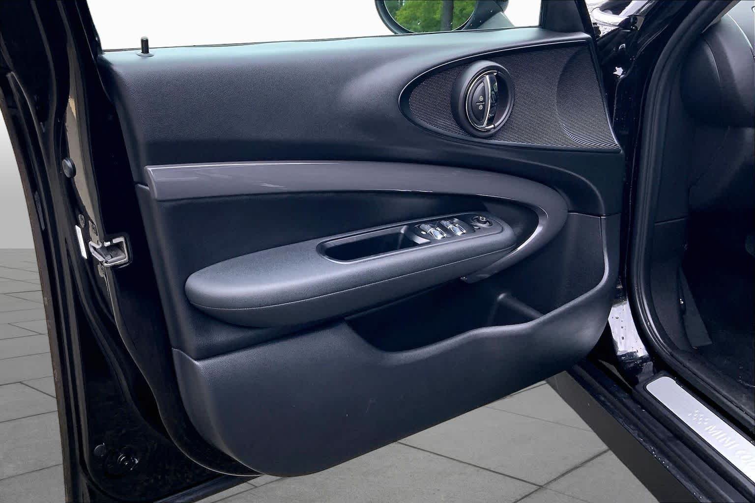 Used 2018 Midnight Black Metallic MINI Cooper S image 21