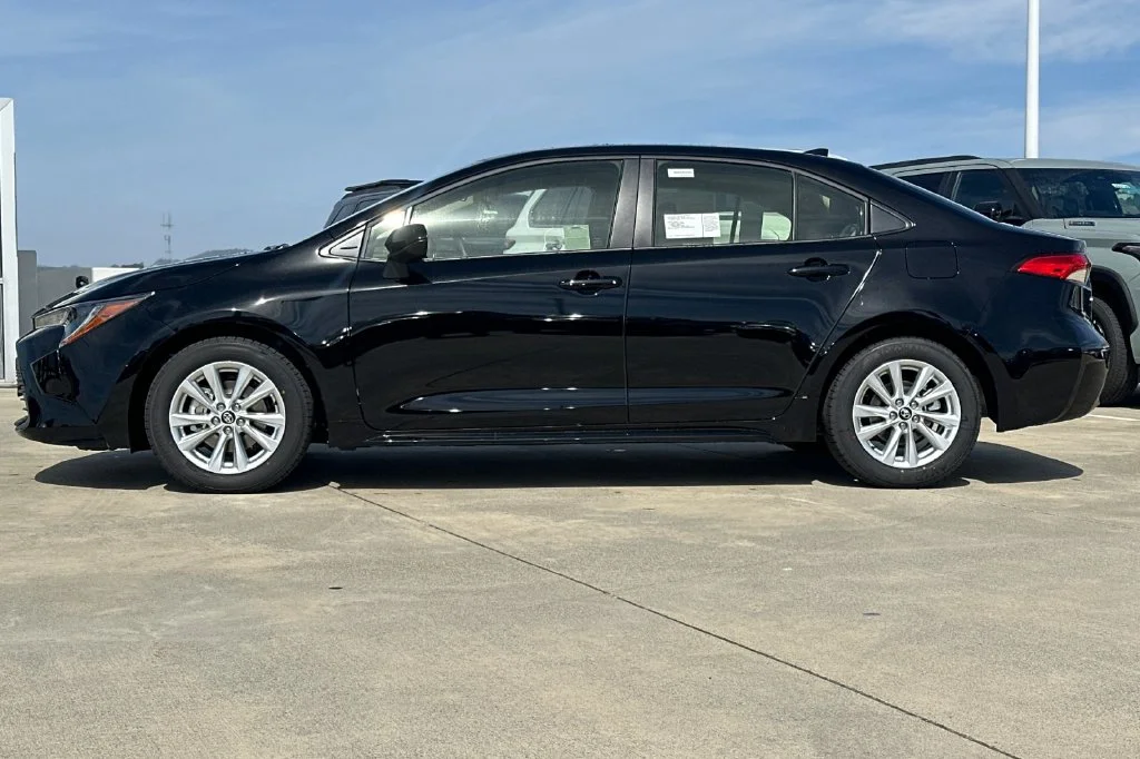 New 2027 Inked Toyota  LE image 7