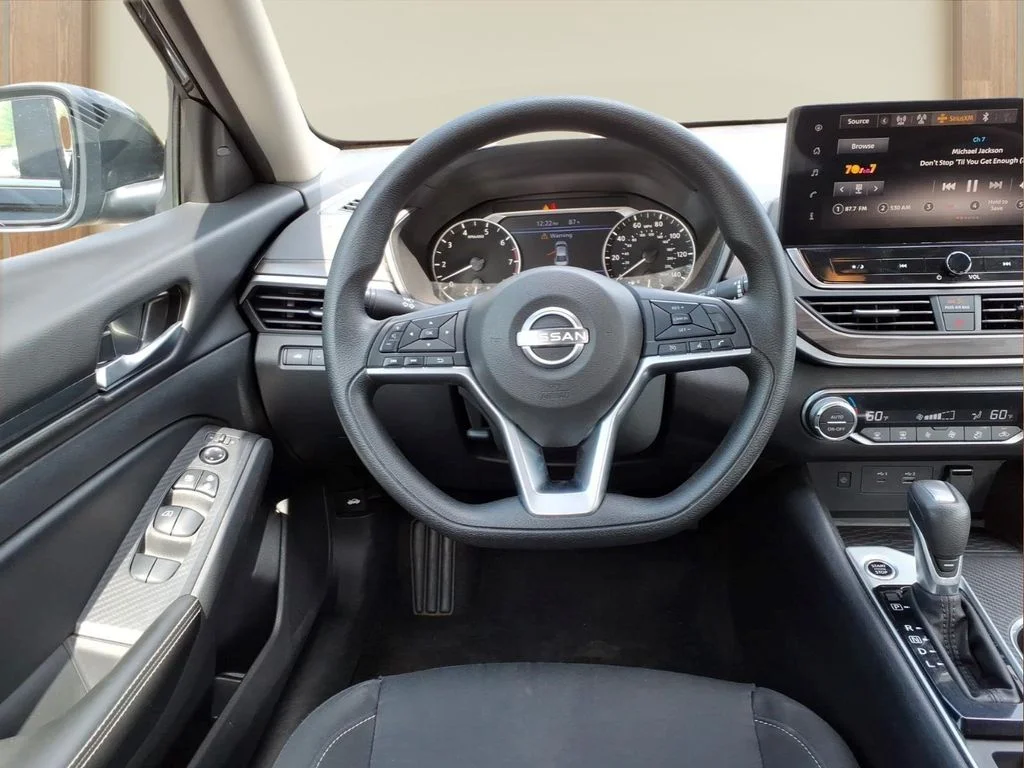 Used 2025 Black Nissan 2.5 SV image 22