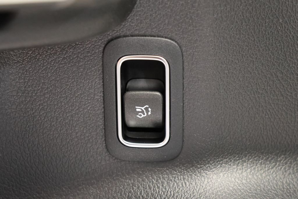 Certified Used 2026 Polar White Mercedes-Benz GLA 250 image 36