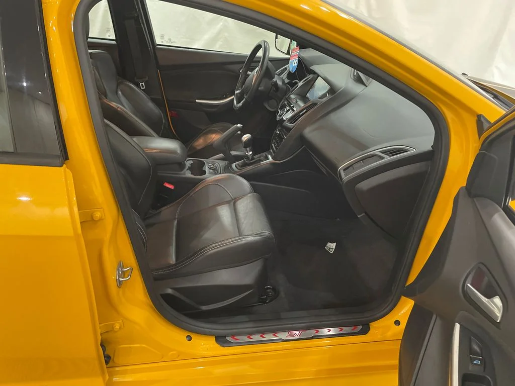 Used 2014 Yellow Ford ST image 23