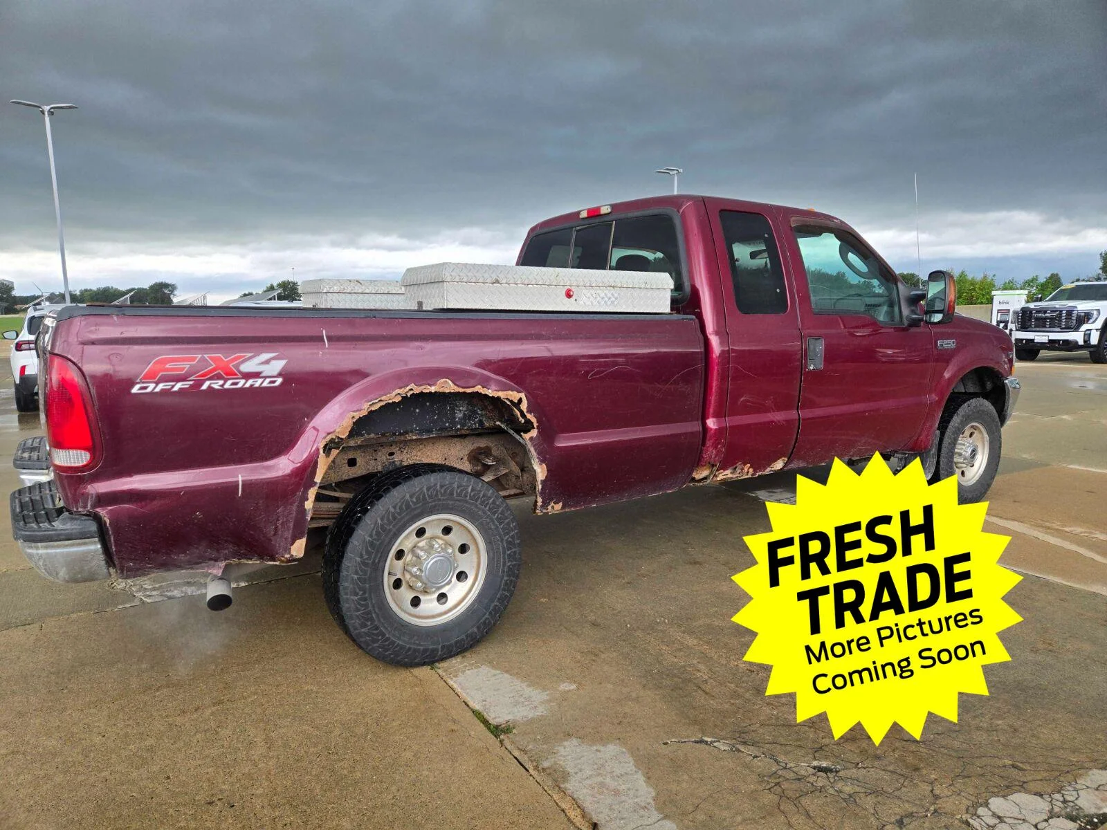Used 2004 Ford F-250 Super Duty XL with VIN 1FTNX21S84EA42762 for sale in Charles City, IA