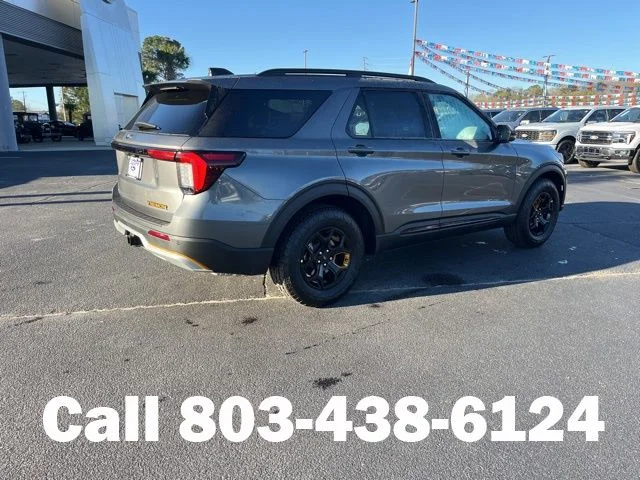 New 2026 Carbonized Gray Metallic Ford Tremor® image 3