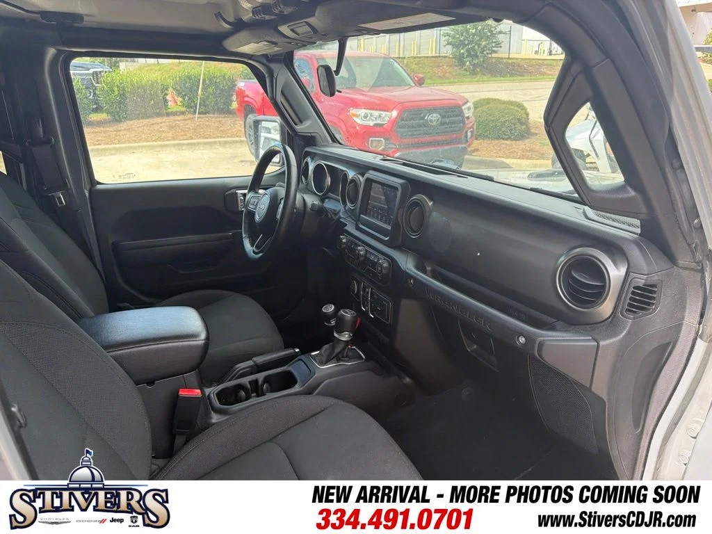 Used 2023 Gray Jeep Sport S image 13