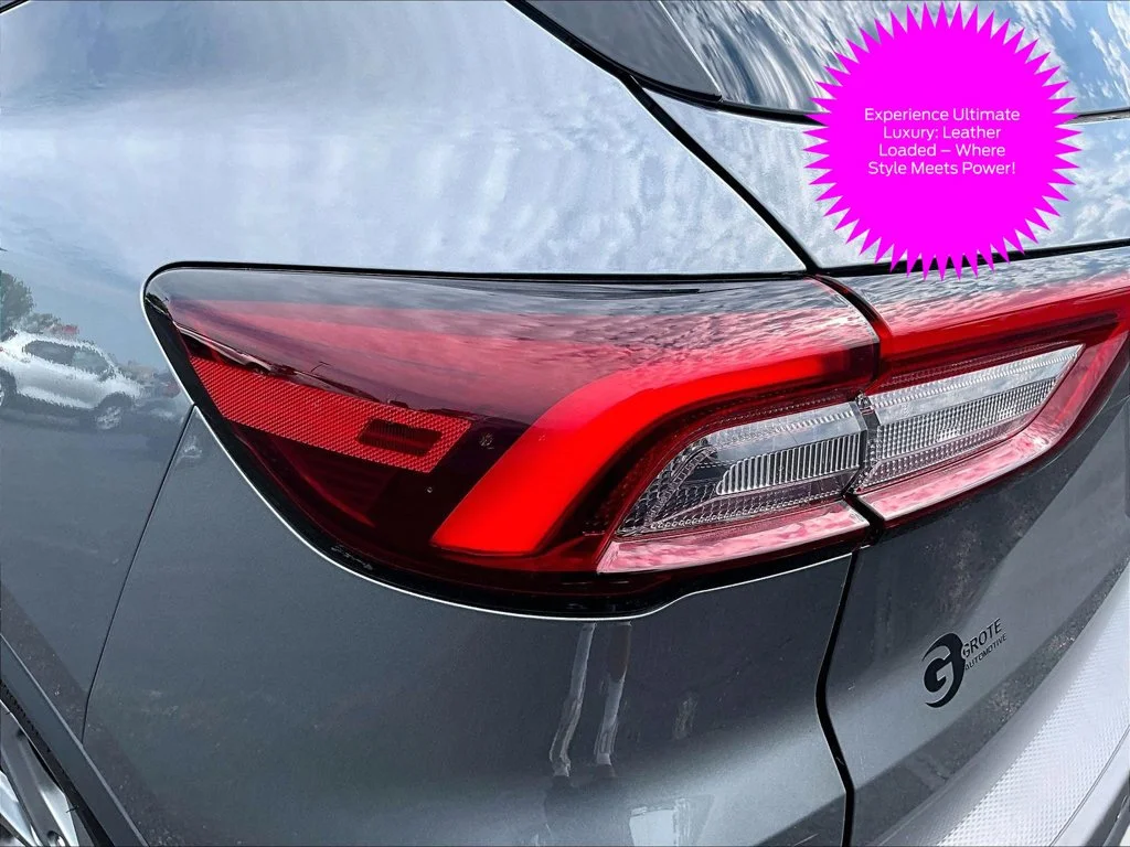 Used 2025 Gray Ford ST-Line Select image 29