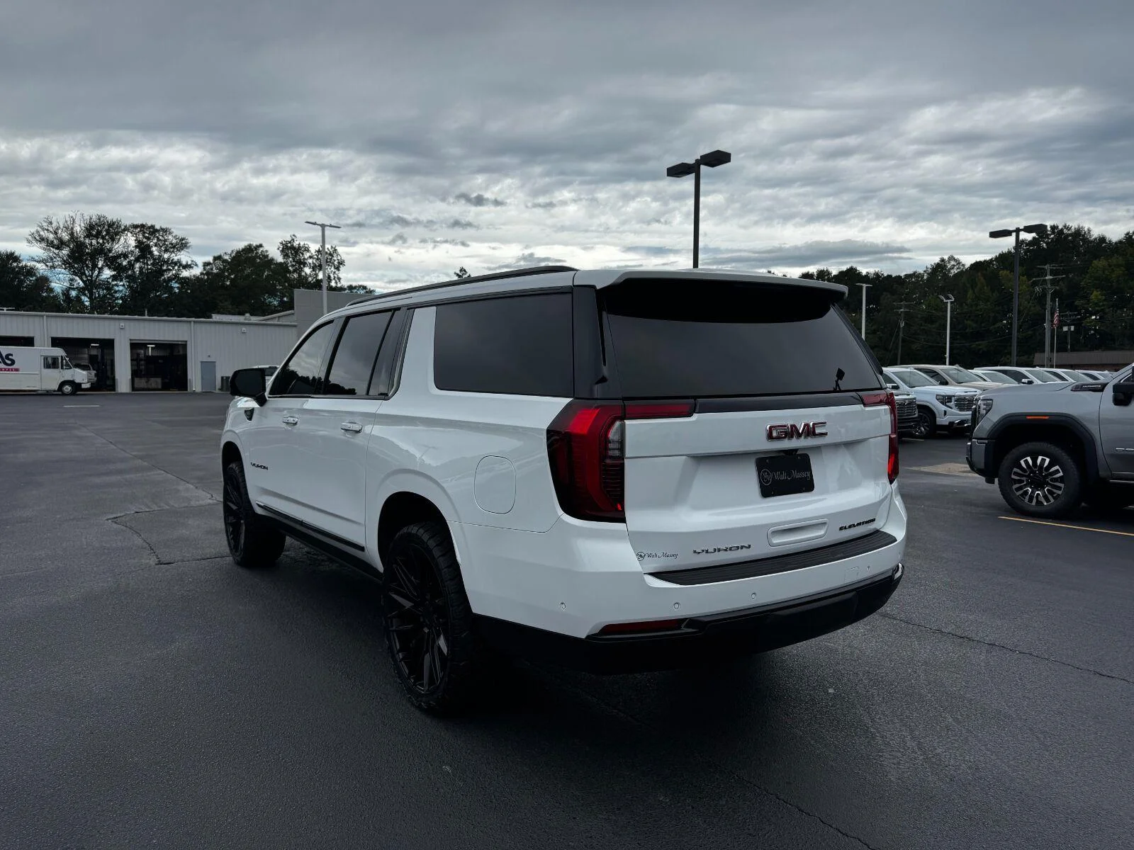 Used 2025 Summit White GMC Elevation image 3