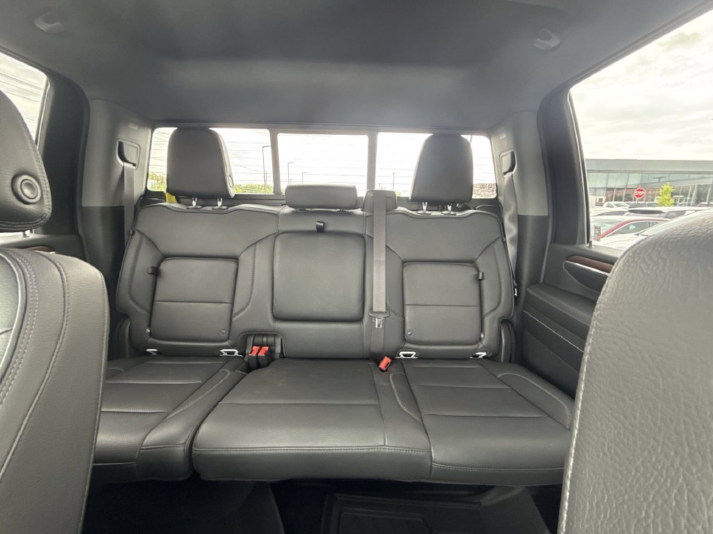 Used 2024 White GMC Denali image 22