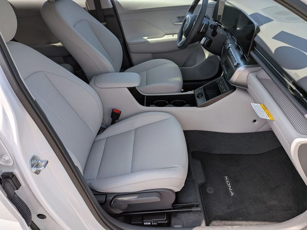 Certified Used 2026 White Hyundai SEL Premium image 28