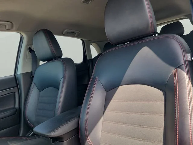 Used 2024 Silver Mitsubishi S image 16