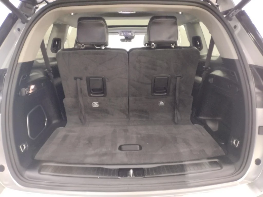 Used 2021 Silver Jeep Limited image 17