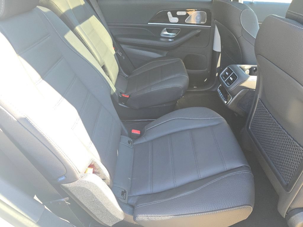 New 2026 MANUFAKTUR Moonlight White Metallic Mercedes-Benz GLS 450 image 60