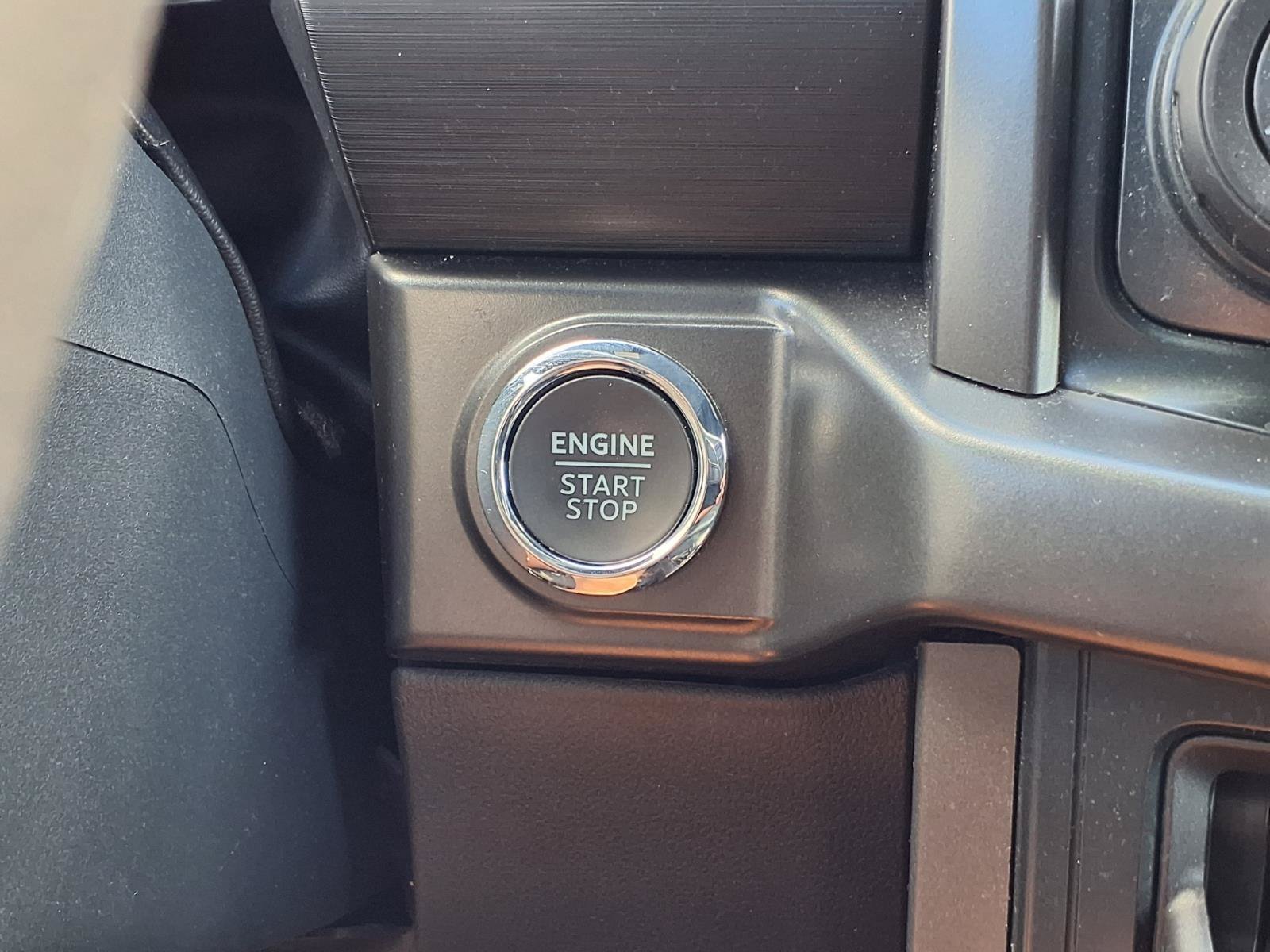 Used 2024 Blsck Ford XLT image 22