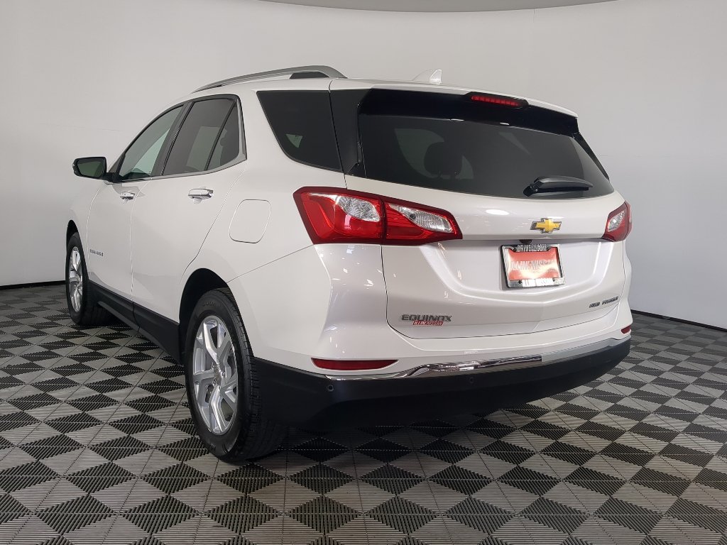 Used 2020 Iridescent Pearl Tricoat Chevrolet Premier image 7