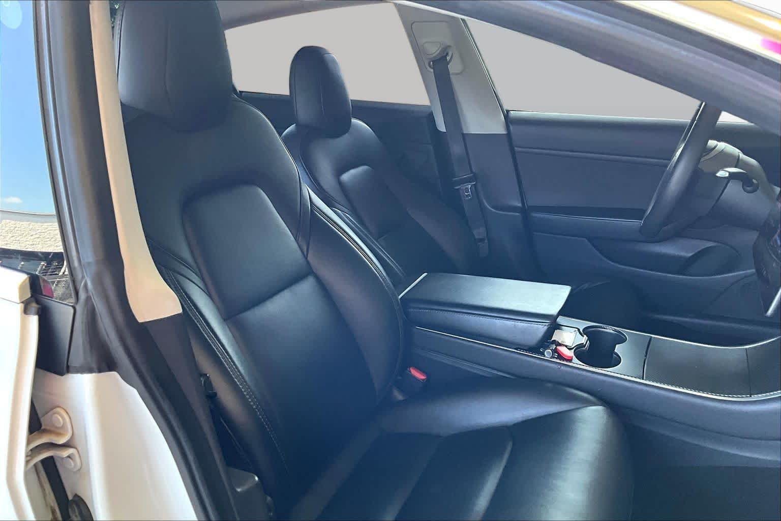 Used 2019 Pearl White Multi-Coat Tesla Standard Range Plus image 8