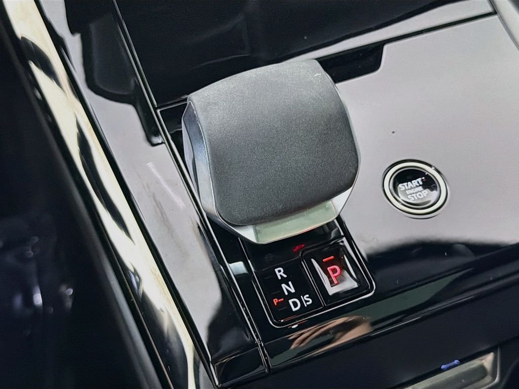 Certified Used 2025 Red Land Rover Dynamic SE image 17