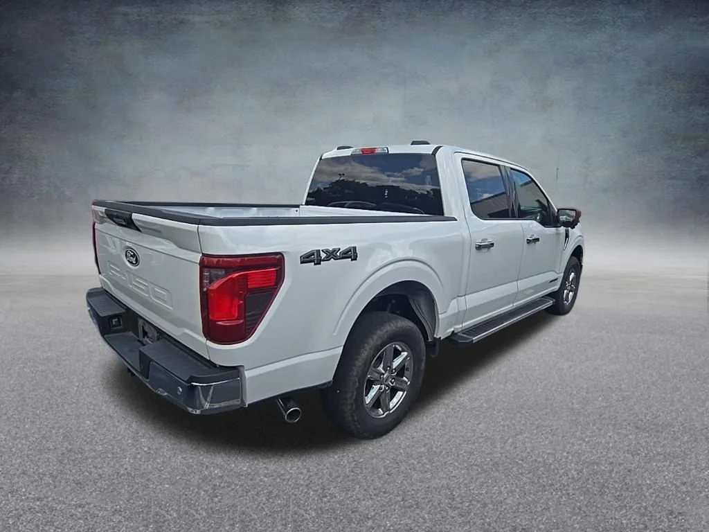 Used 2024 White Ford XLT image 8